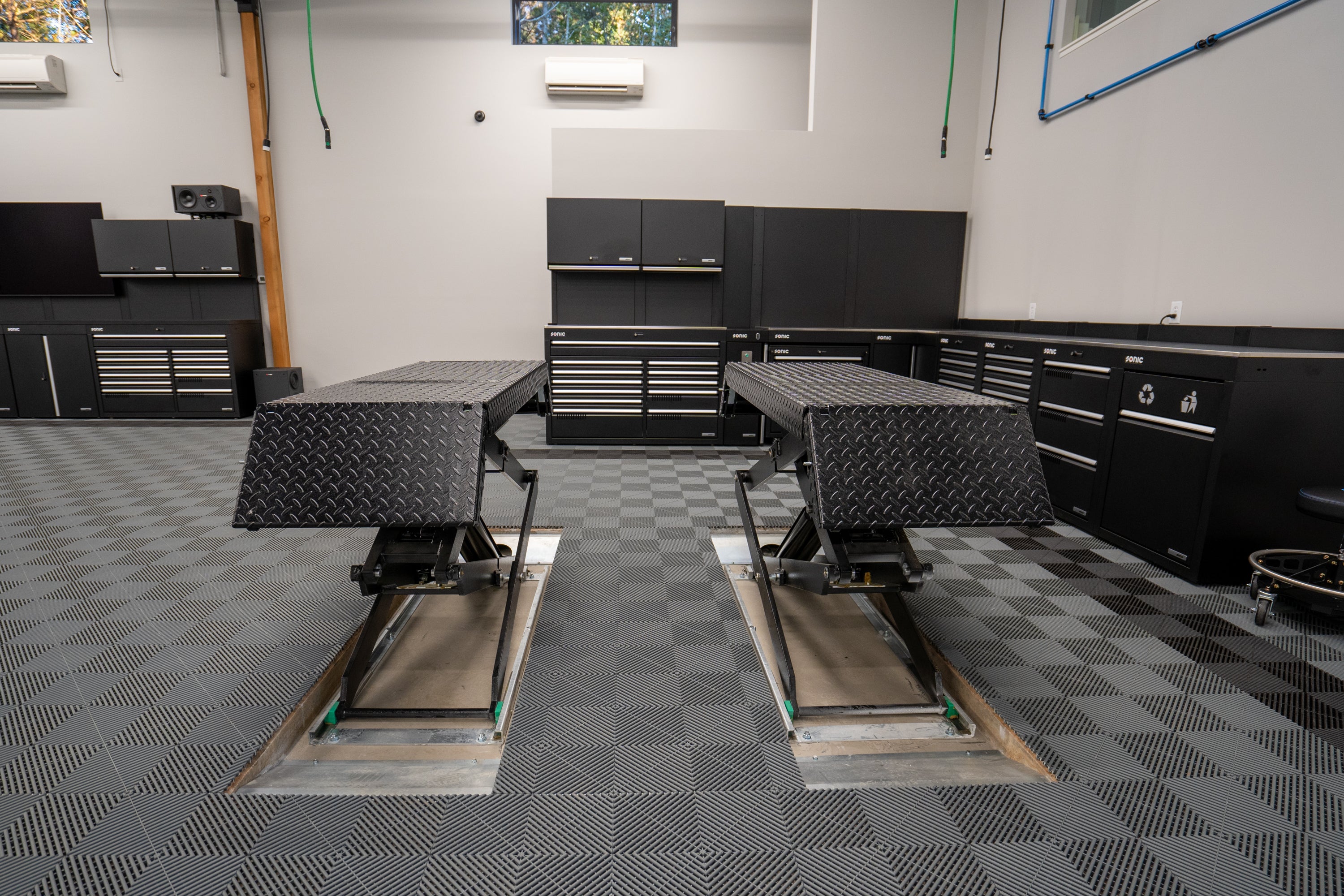 Nussbaum Jumbo HF 9 Hydraulic Double Scissor Lift 9000 lbs