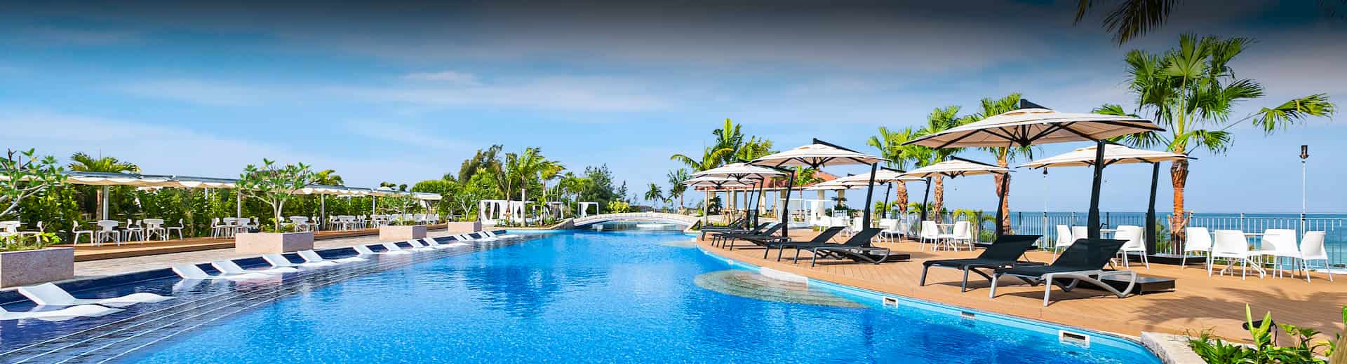 ガーデンプール | 沖縄のリゾートホテル オリエンタルホテル 沖縄