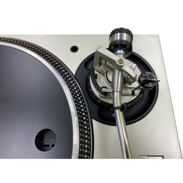 Technicsのターンテーブル、SL-1200MK5 シルバー中古品のご紹介です