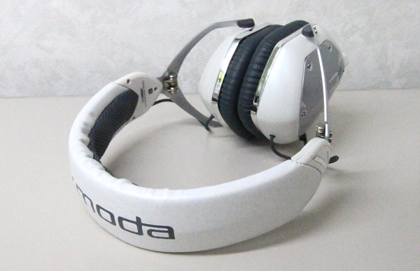 V-MODAのヘッドホン、CROSSFADE M-100のご紹介です。
