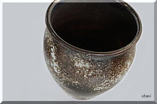 信楽焼大型コゲ色白窯変水瓶【水鉢】陶器の販売
