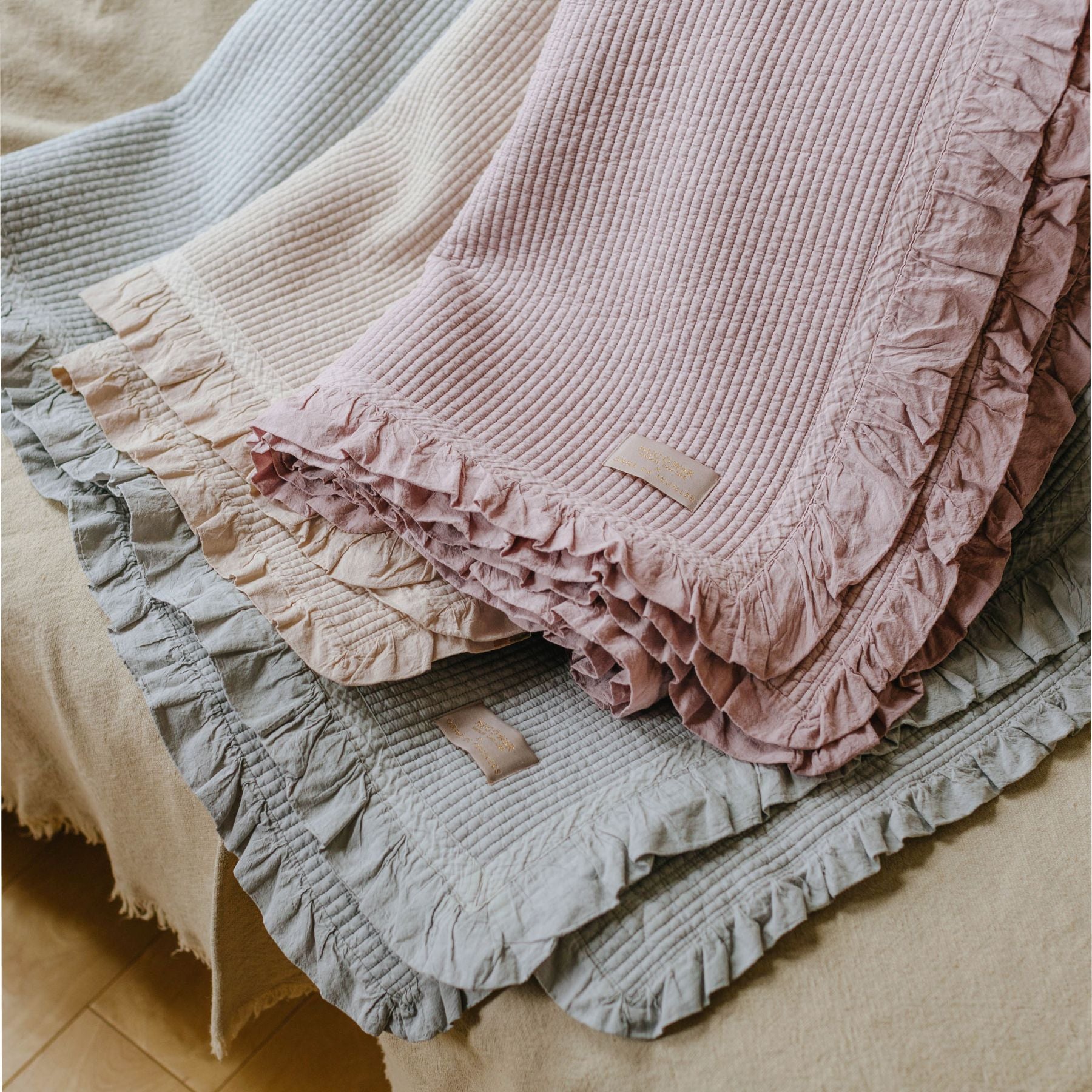 HUG Ō WäR × Orné de Feuilles イブルマルチカバー｜マルチカバー