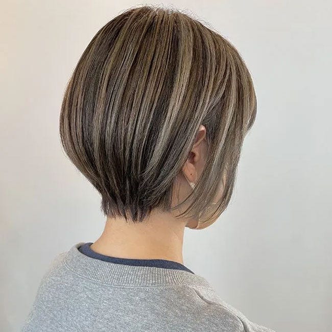 白髪を活かしたカラーリング10選！隠しハイライトや バレイヤージュも