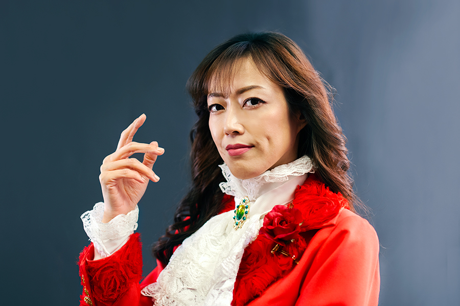 ズボンを脱ぎ捨て挑んだ13年間、大和悠河「ようやく私に」 | Lmaga.jp