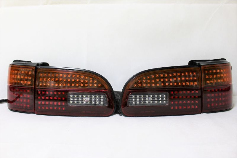 デリカスペースギア フルLEDテール ウィンカー延長 - LED Custom Factory