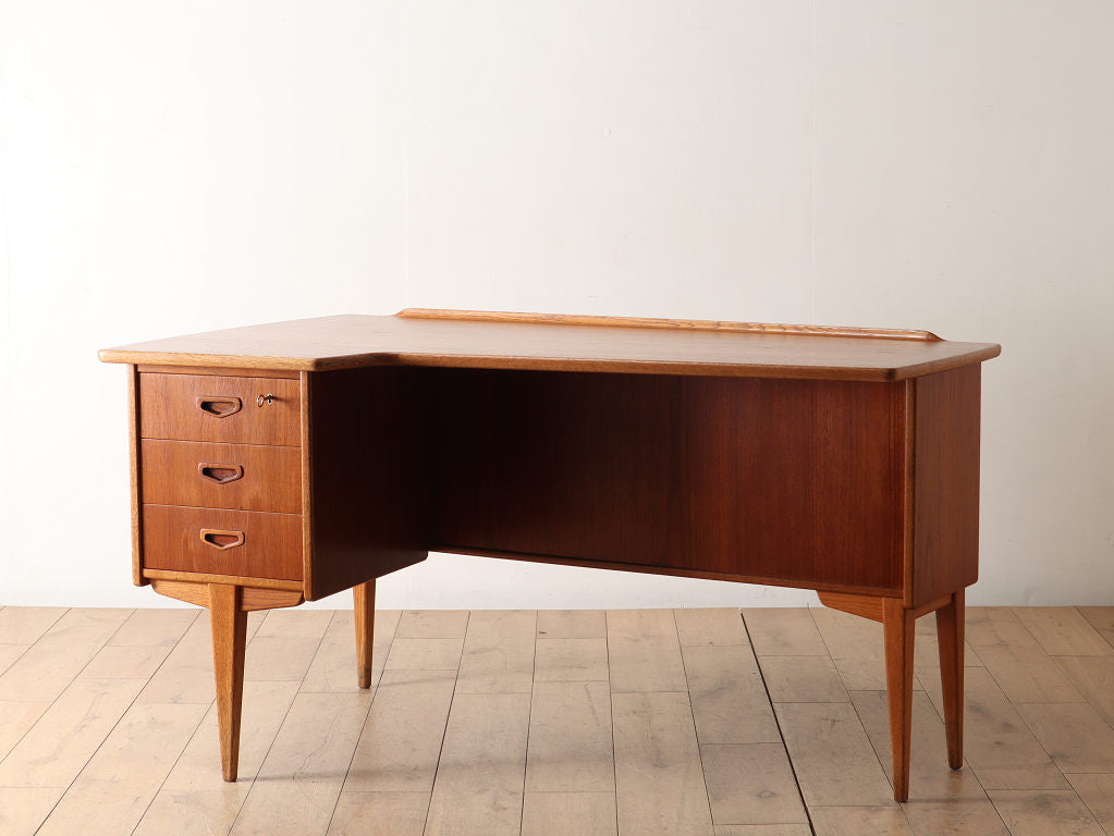 GORAN STRANDデスク | ロイズ・アンティークス | ヨーロッパの