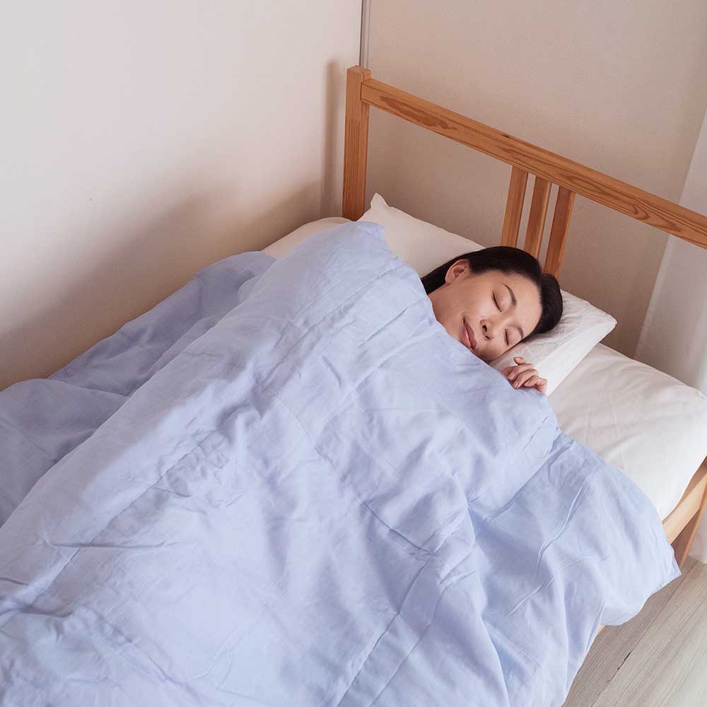 モリリン ふんわり二重ガーゼの洗えるダウンケット | ライトアップ