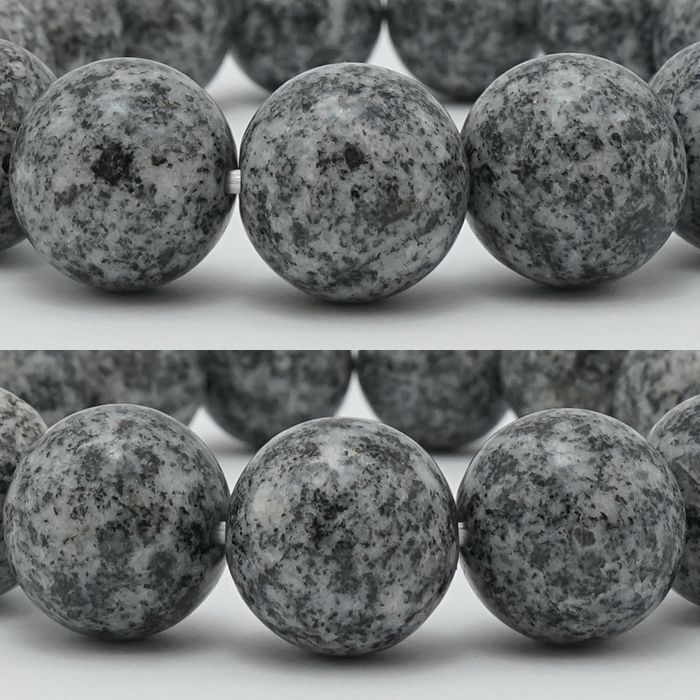 プリマス・ロックの孫みたいな石 プリマス・ロックの孫みたいな石