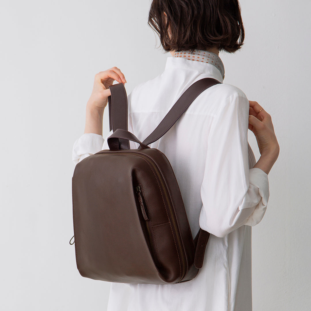 Kazematou Backpack M – マザーハウス 公式サイト