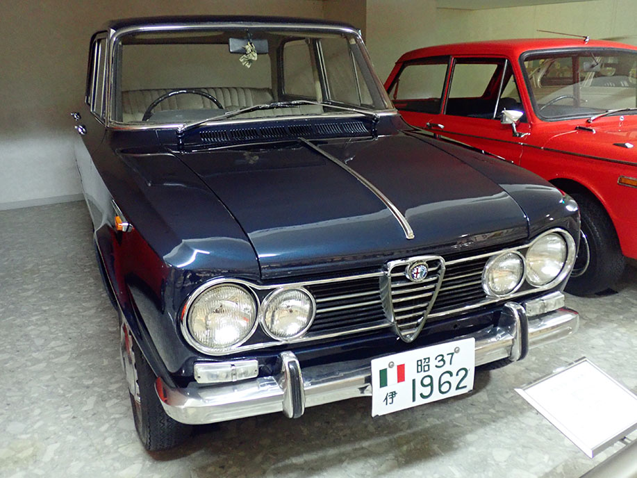 イタリアのお転婆娘 / アルファロメオ ジュリア スーパー（ベルリーナ