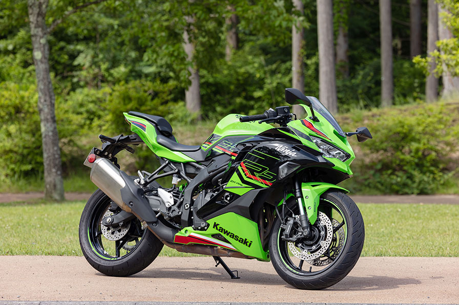 Kawasaki NINJA ZX-4RR KRT Edition】やっぱり快感400ccヨンパツ！ 250