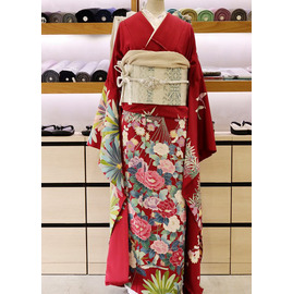 古典的で華やかな正絹紅型振袖 赤地 古典柄 〈フルオーダーお仕立て