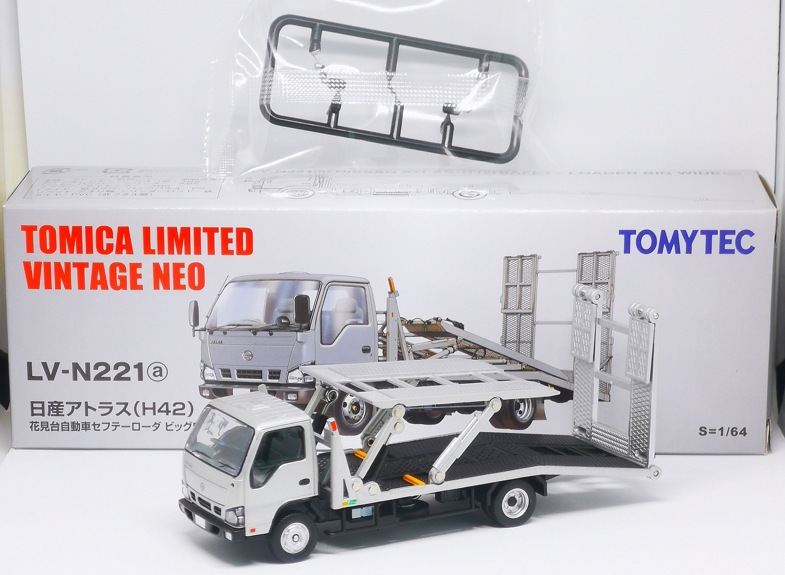 Tomica Limited Vintage Neo N221a Nissan Atlas Hanamidai Bigwide