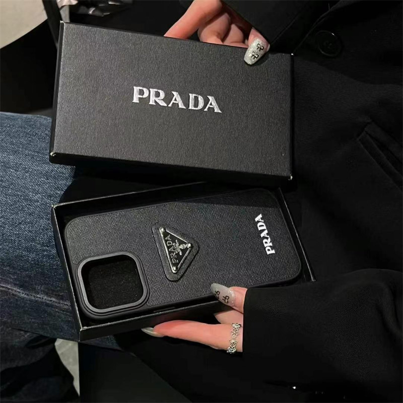 スマホケース プラダ サフィアーノレザー prada iphone16 ケース
