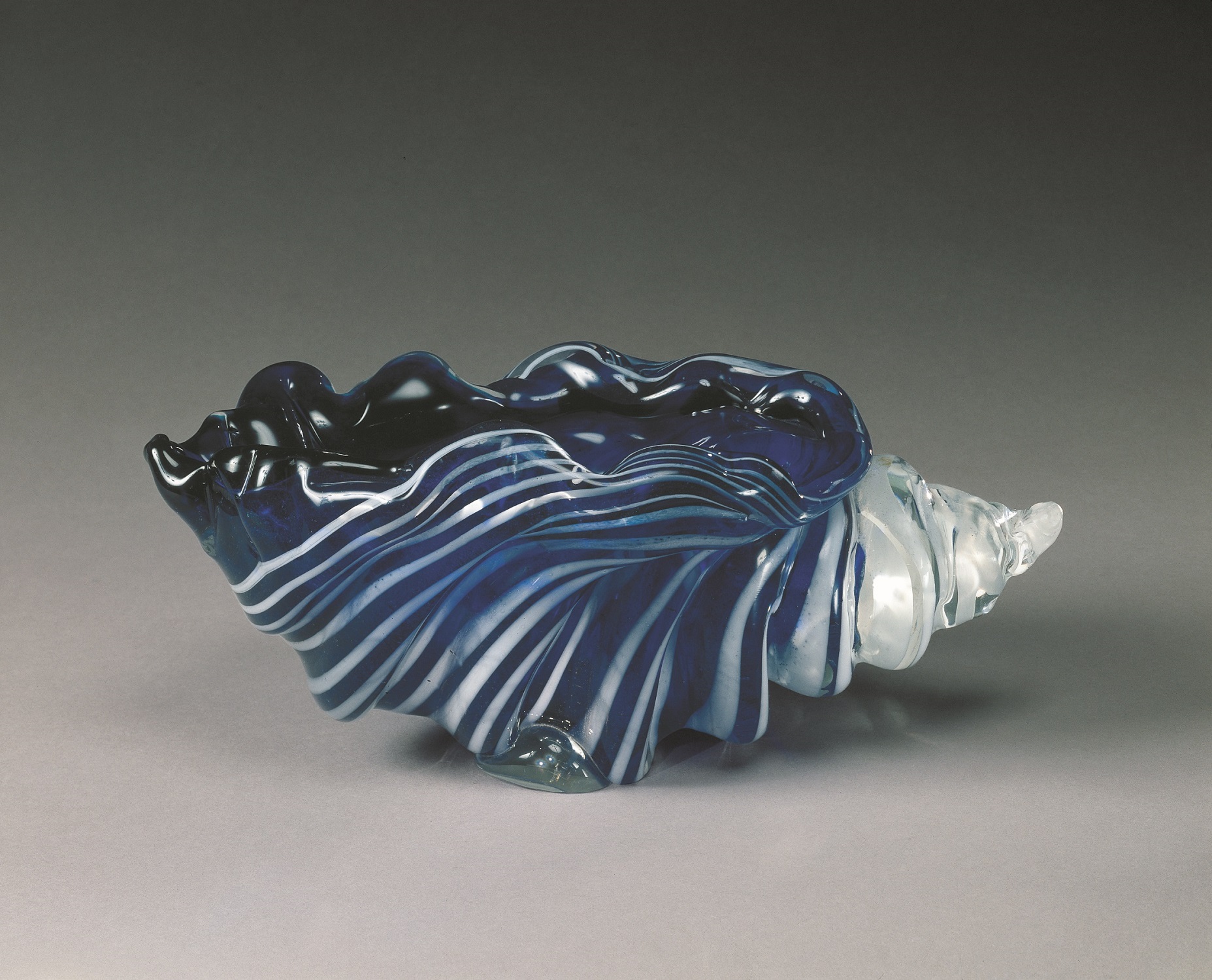 町田市立博物館所蔵 岩田色ガラスの世界展ー岩田藤七・久利・糸子ー