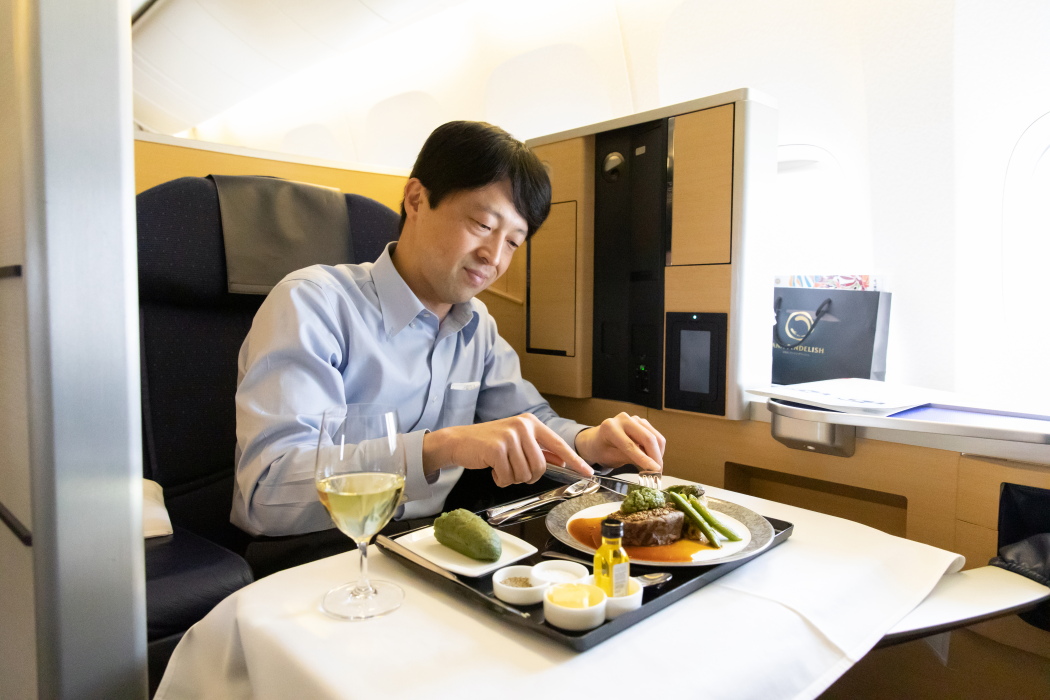 地上でファーストクラス体験ができる!? ANA「翼のレストラン」レポート