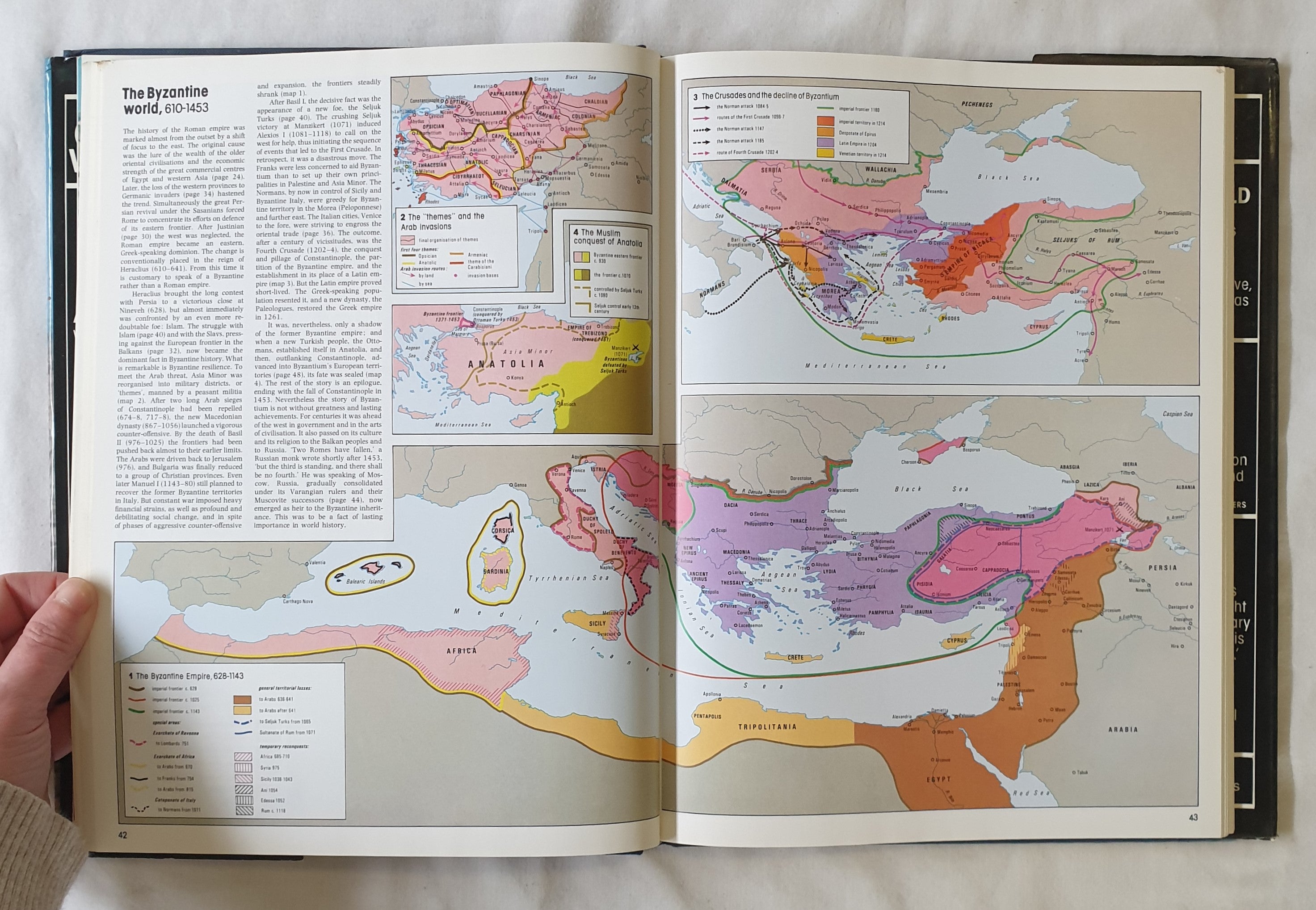 The Times Concise Atlas of World History Edited by Geoffrey