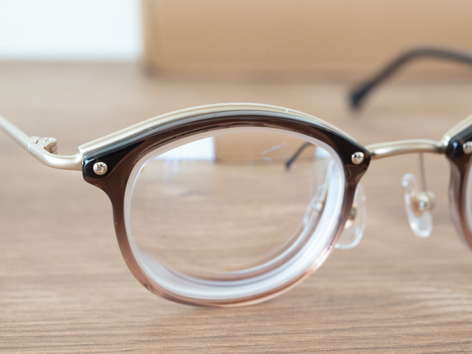 強度近視さんに人気のフレームAKITTO bin3 と レンズの薄さ重視の