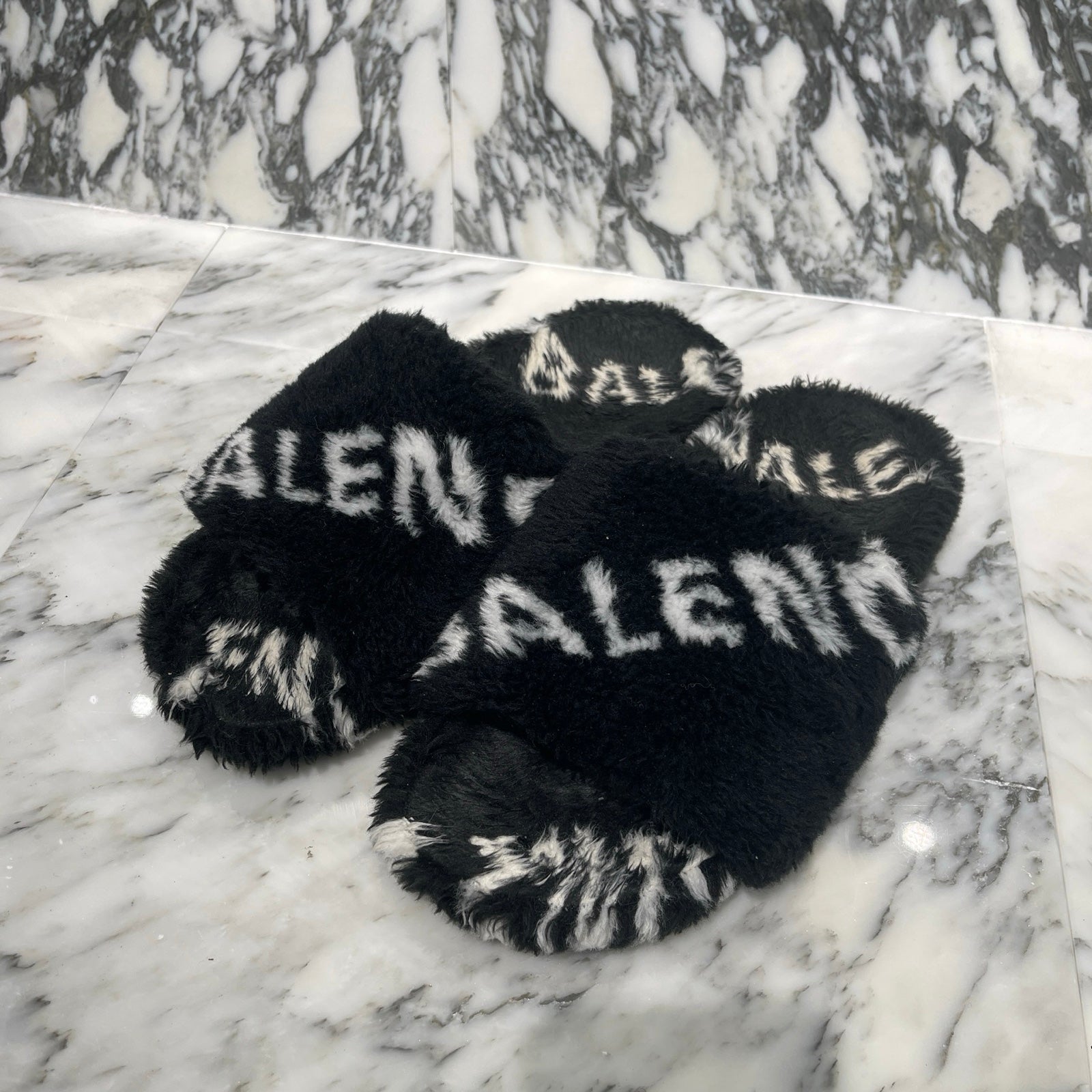 BALENCIAGA 2019AW FURRY SLIDE FAKE FUR SANDLES 624515 Size 40