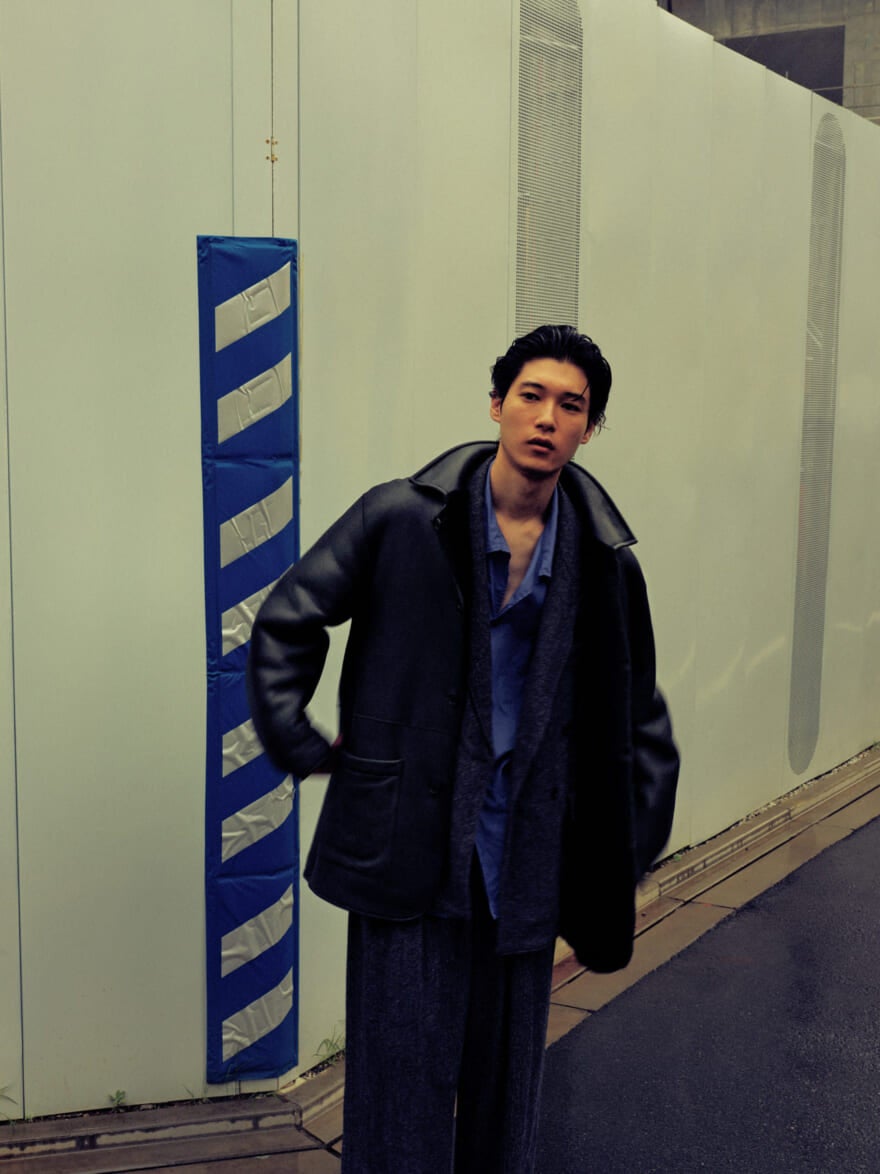 一生モノな「オーラリー」のレザージャケット、ストリートになじむ