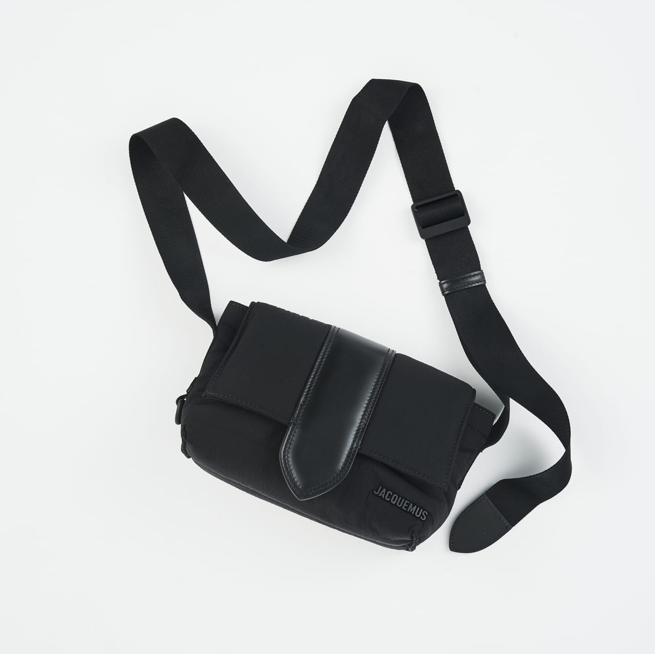 1万円以下の黒リュック、相棒にしたい「ジャックムス」の