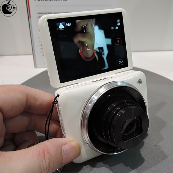 CP+2015：キヤノン、自撮りが可能になったデジタルカメラ「PowerShot