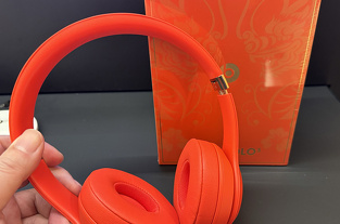 Beats、ワイヤレスヘッドフォン「Beats Solo3 Wireless」にゴールドと