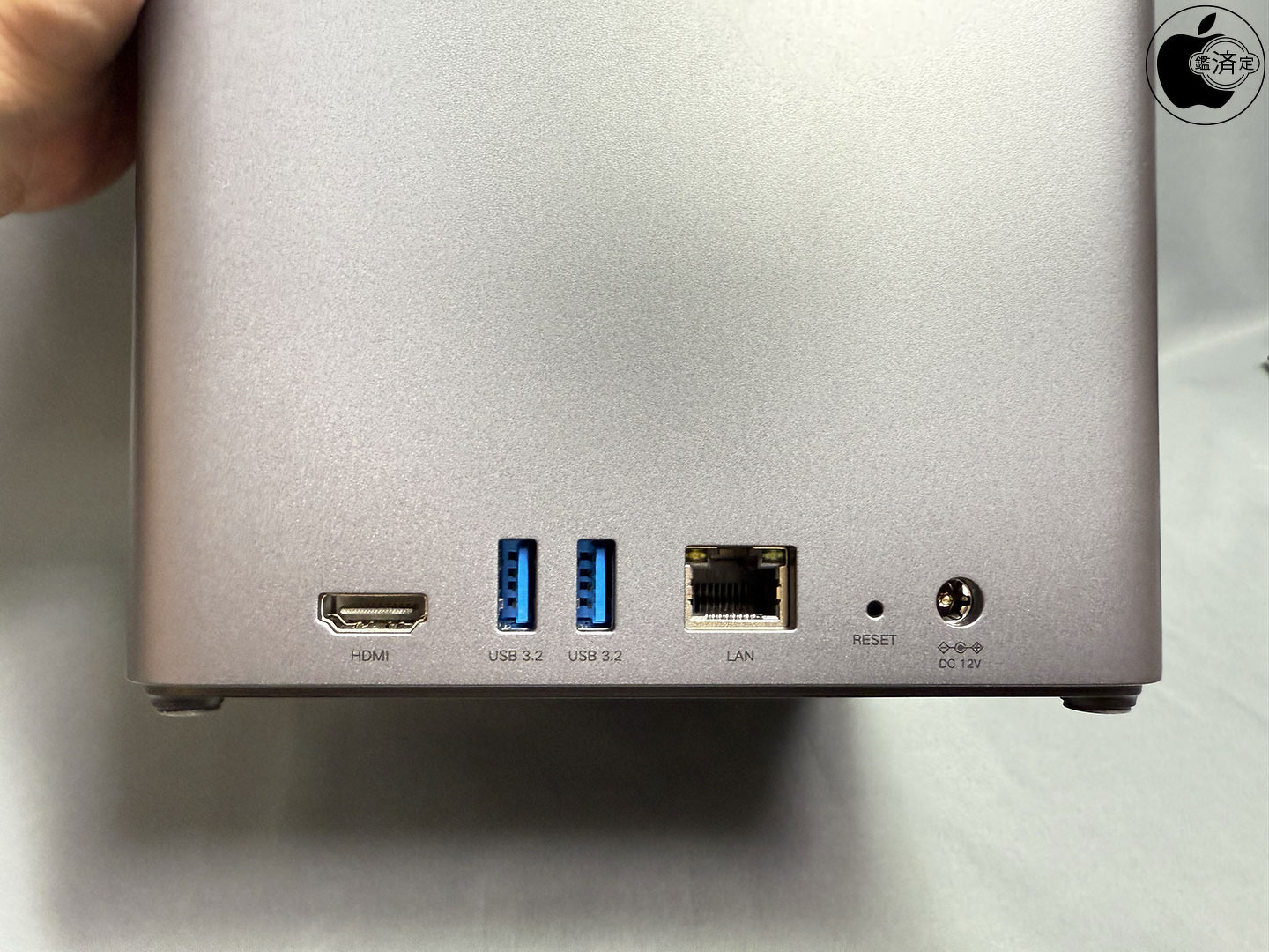 UGREENの4ベイモデルNAS「UGREEN NAS DH4300 Plus」をiPad Proで試す