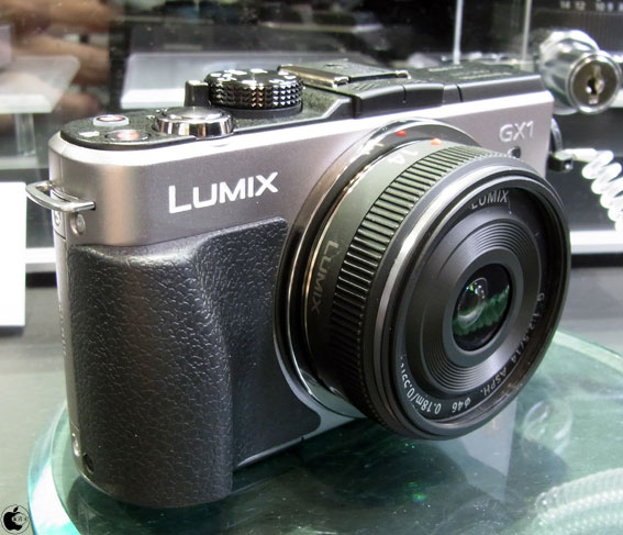 パナソニックのミラーレスデジタル一眼カメラ「LUMIX DMC-GX1」を