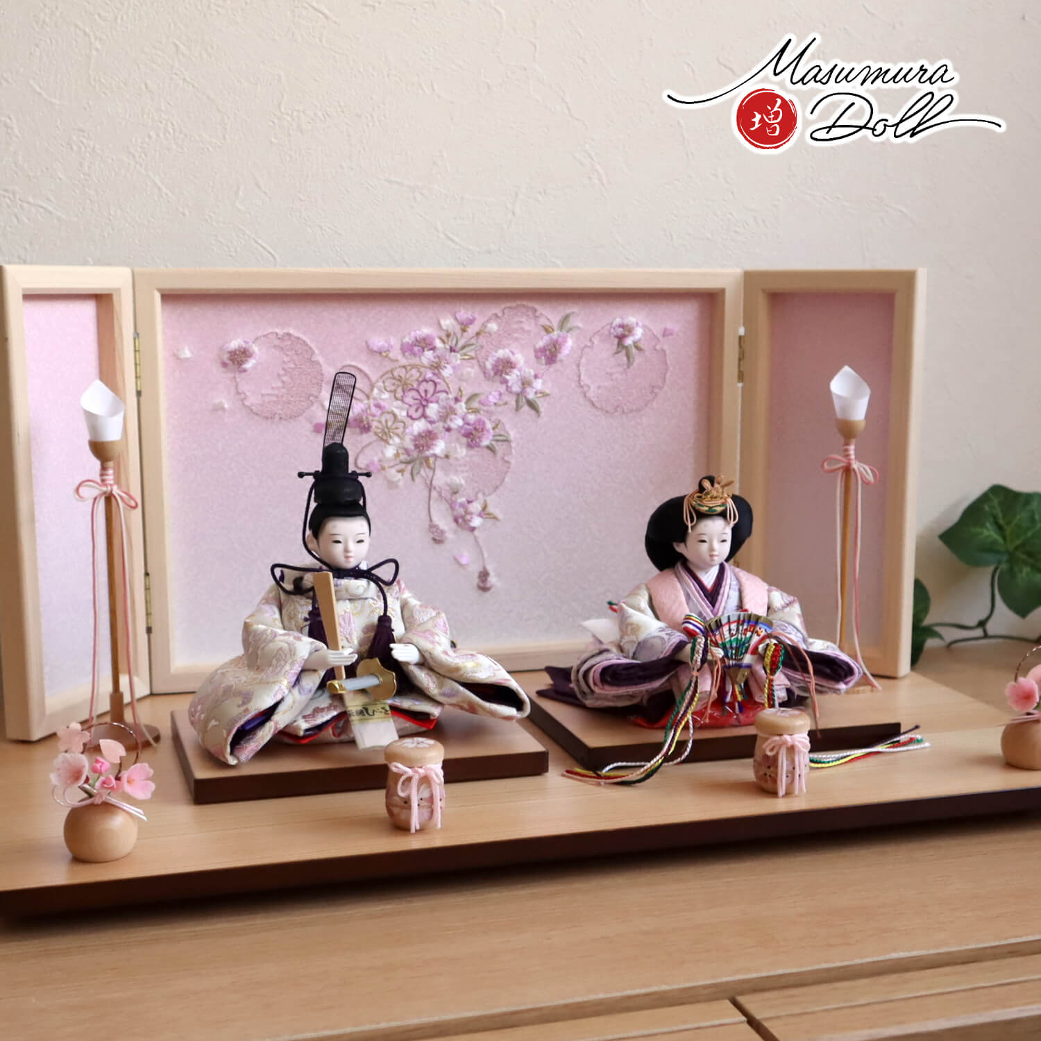 華峰作 柳親王 正絹西陣織 唐花クリーム ヒノキ枠屏風 本刺繍「ピンク