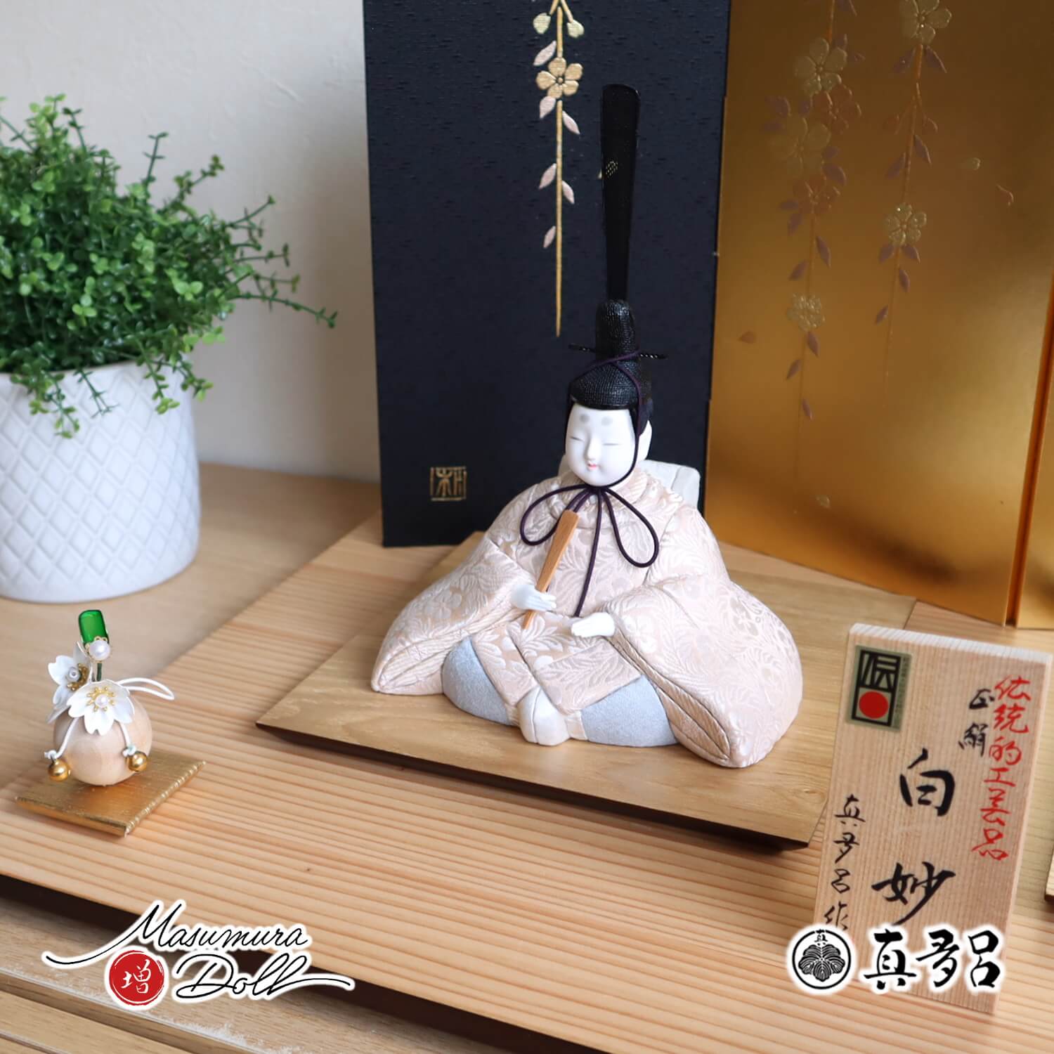 伝統的工芸品 三世・金林真多呂作 白妙雛 正絹西陣織 屏風箔押金彩