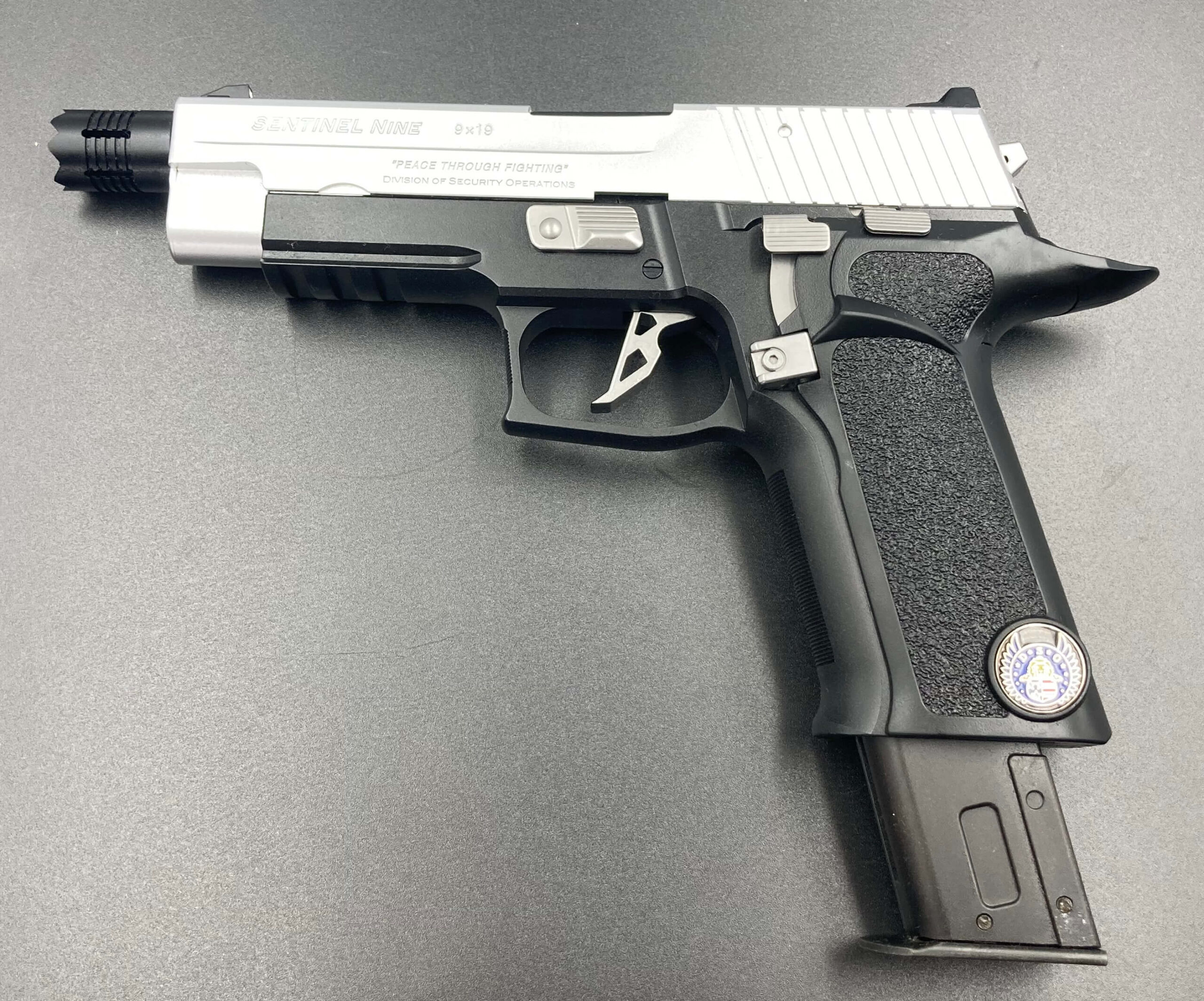 センチネルナイン使用 P226 ガスガン ブラック マガジン2本付き マルイ