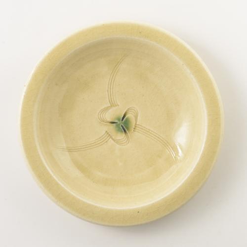 瀬戸本業窯 黄瀬戸 石皿 7寸 矢車 ｜ みんげい おくむら （日本と世界