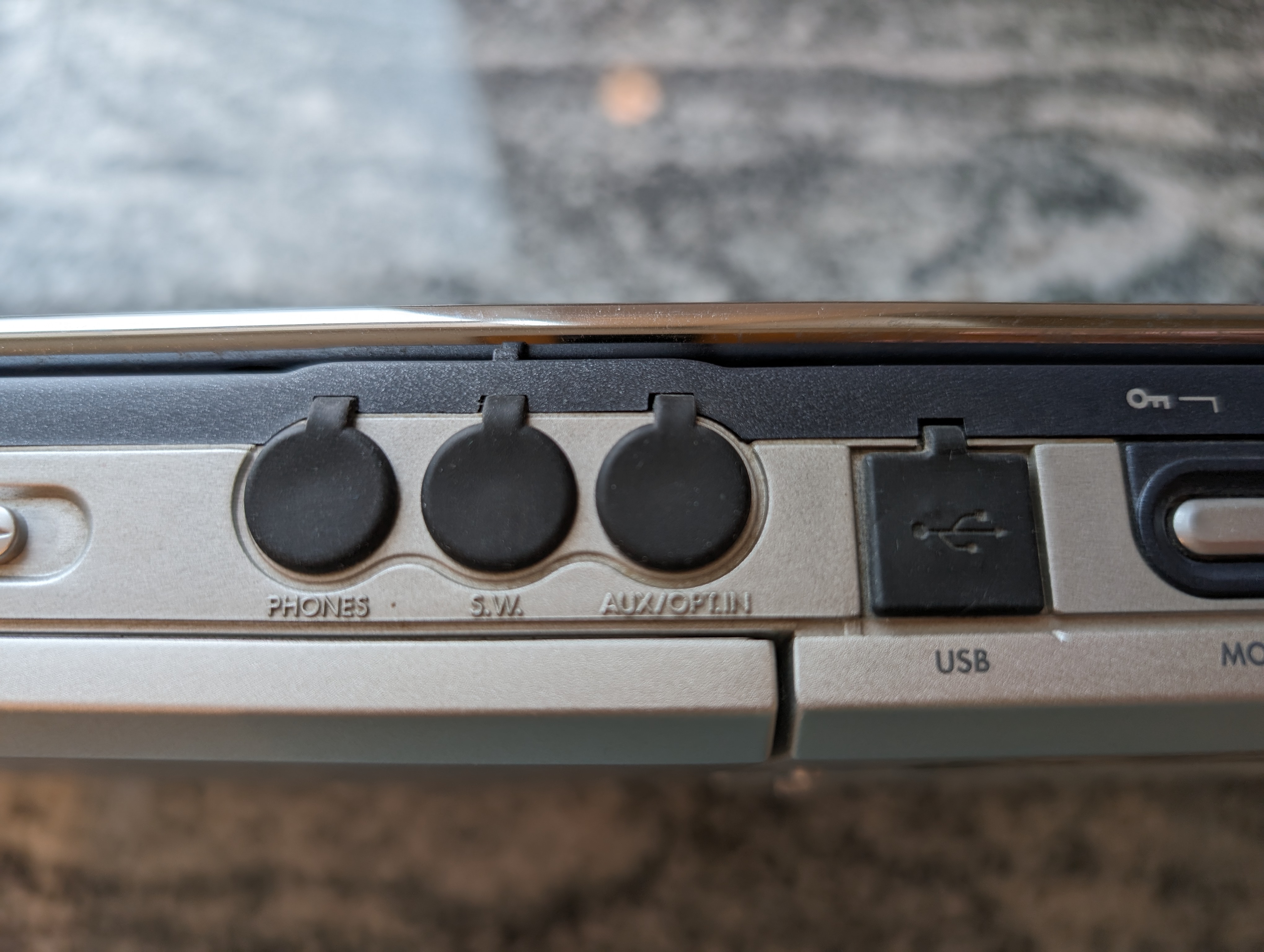 Kenwood MDX-J7 / MDX-J9 [MiniDisc Wiki]