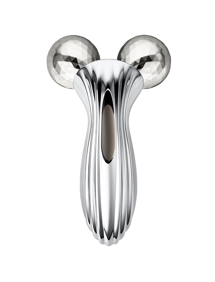 美しさ上向くモーションローリングで ハリのあるやわらかな肌へ 「ReFa