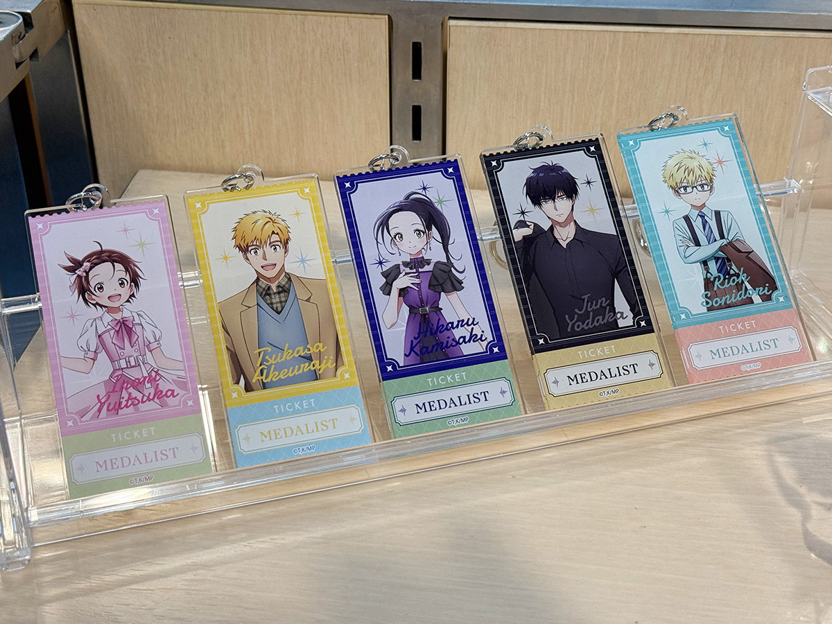 あの名シーンと一緒に ― 「メダリスト」を持ち歩こう（グッズ