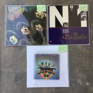 UK盤/MONOの初期プレスを中心にビートルズのLPが11枚入りました。