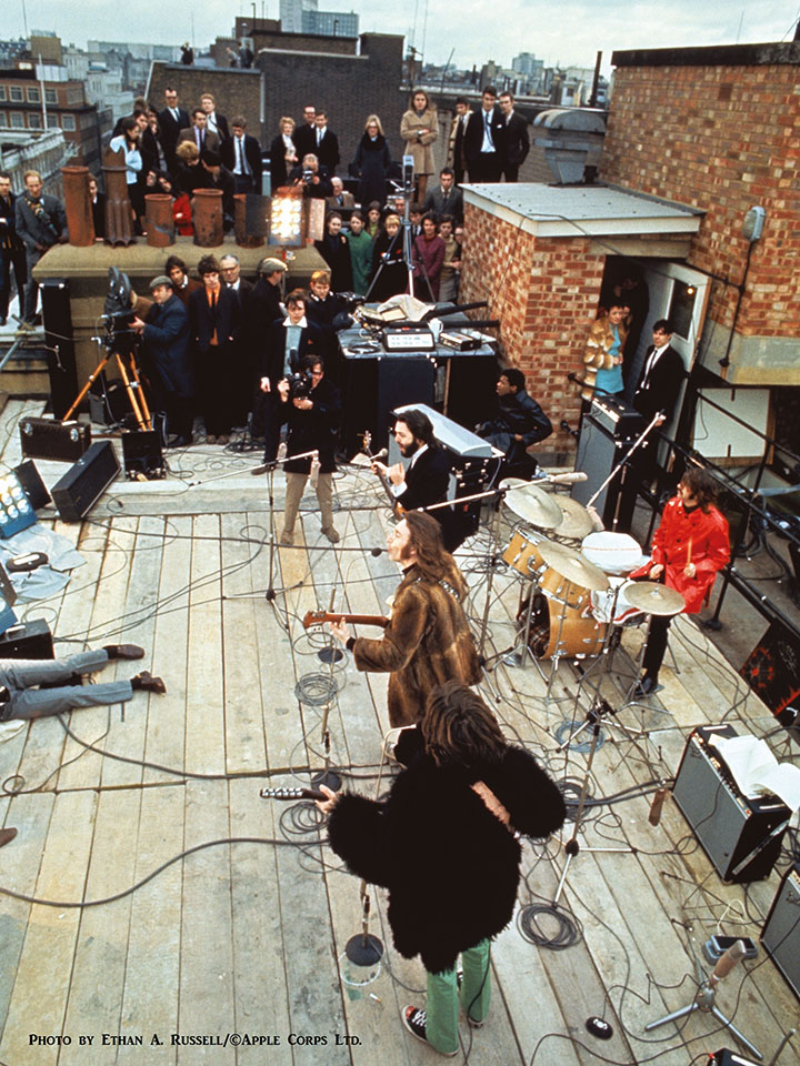 公式写真集『ザ・ビートルズ：Get Back』間もなく発売！ スタジオに置