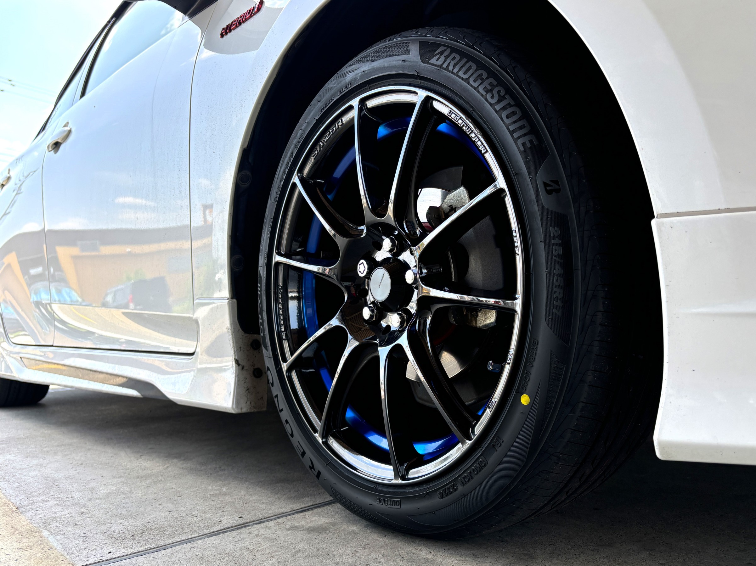 トヨタ プリウスにブリヂストン REGNO GR-XⅢを装着 [タイヤ交換