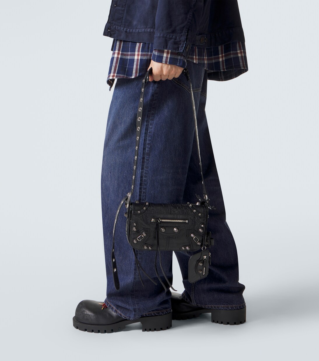 Le Cagole XS leather crossbody bag in black - Balenciaga | Mytheresa