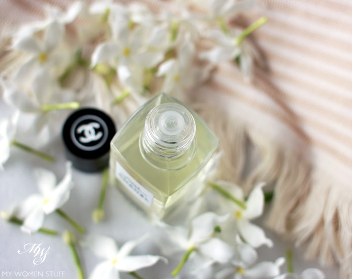 Review: Chanel Huile de Jasmine Revitalizing Facial Oil