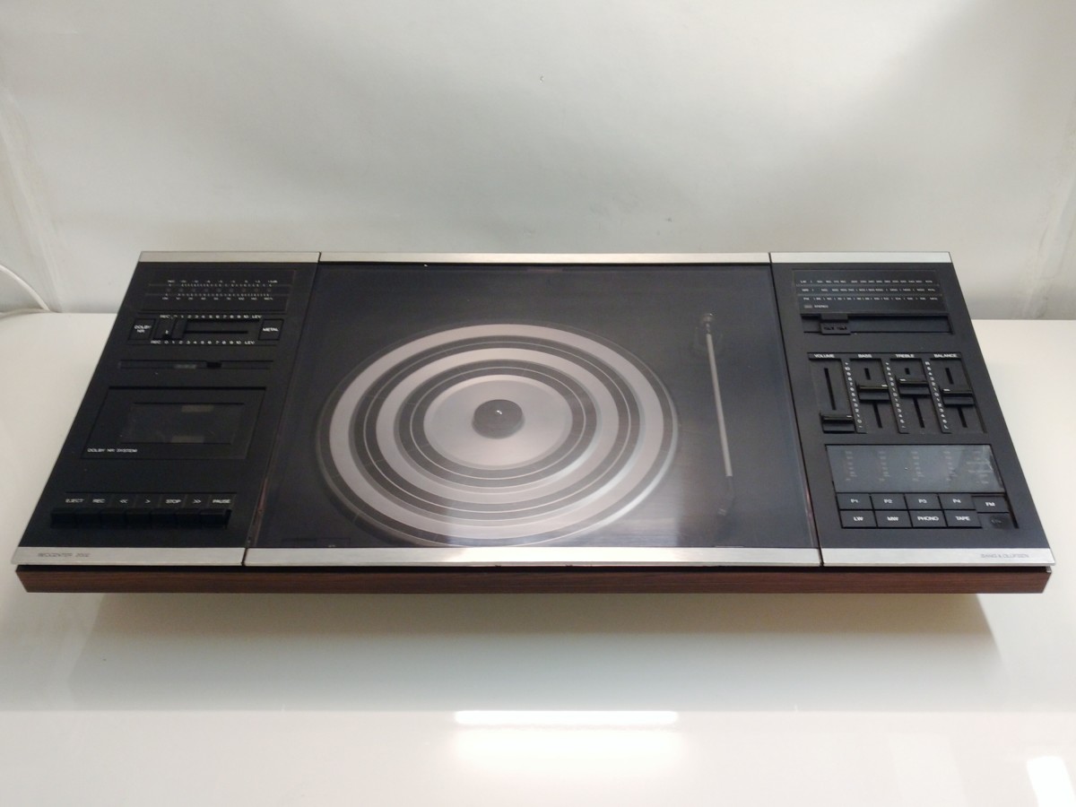 Bang&Olufsen BEOCENTER 2002 | The Nordisk Cirkus