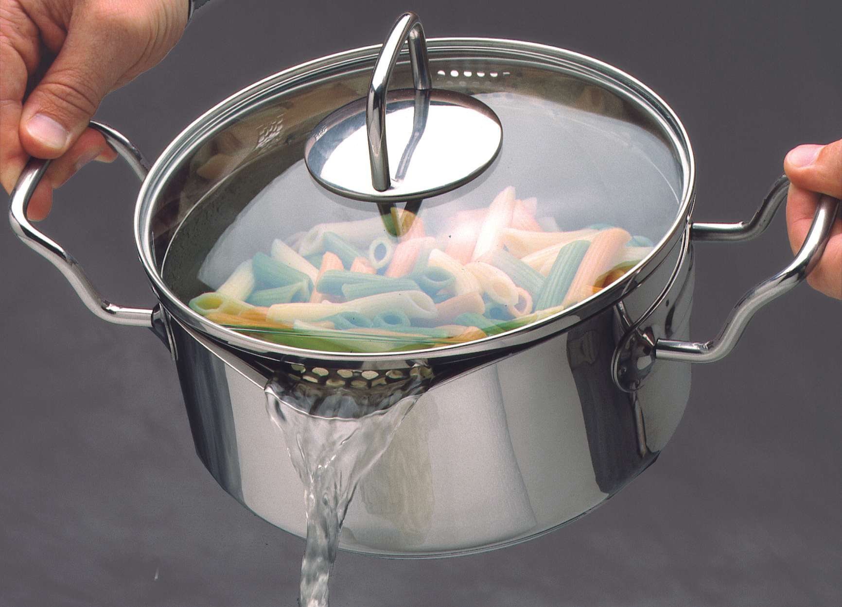 611 KRONA 3 QT POT W/STRAINING LID - Norpro, Inc.