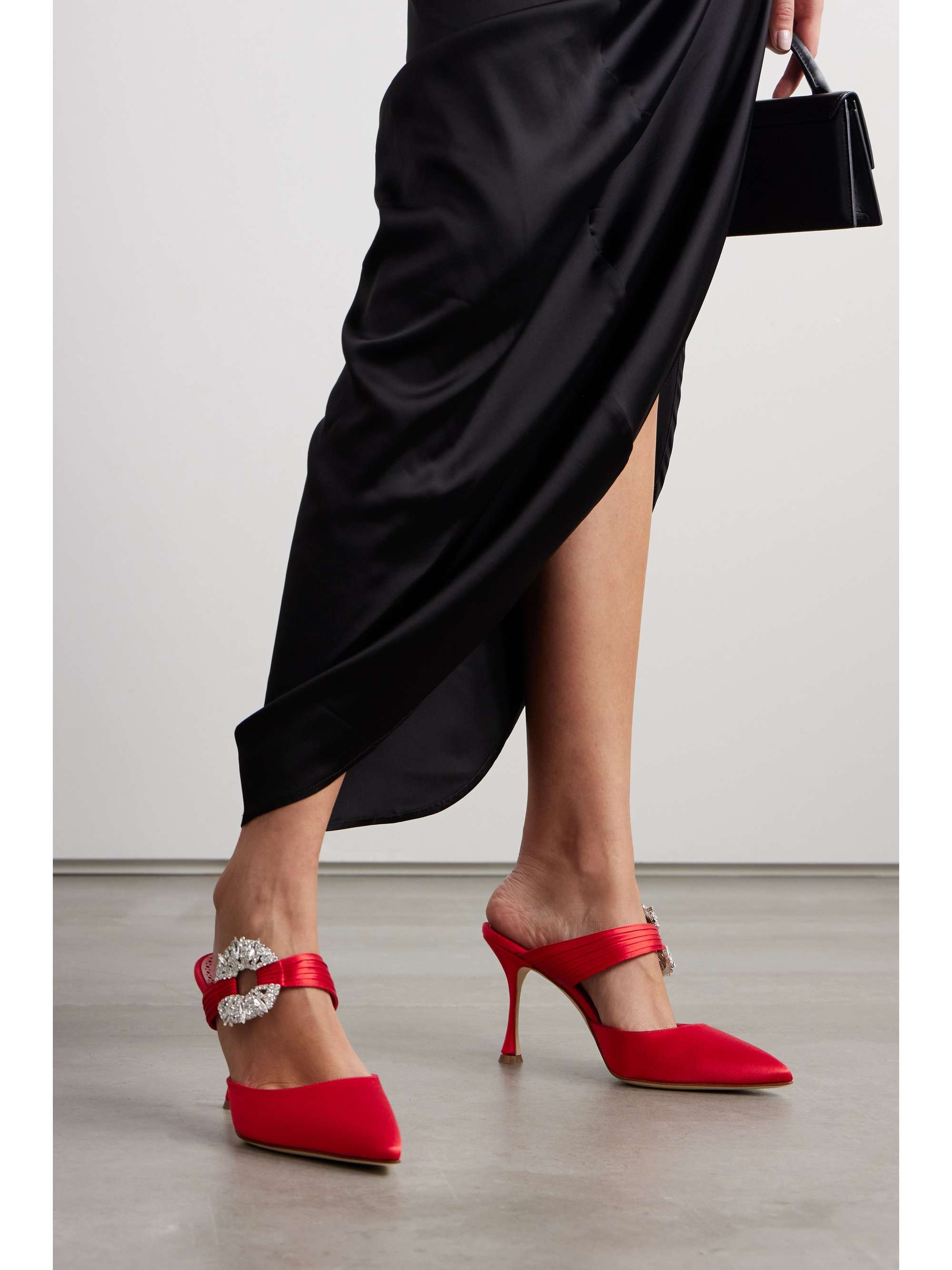 MANOLO BLAHNIK Maidugura 90 crystal-embellished satin mules | NET