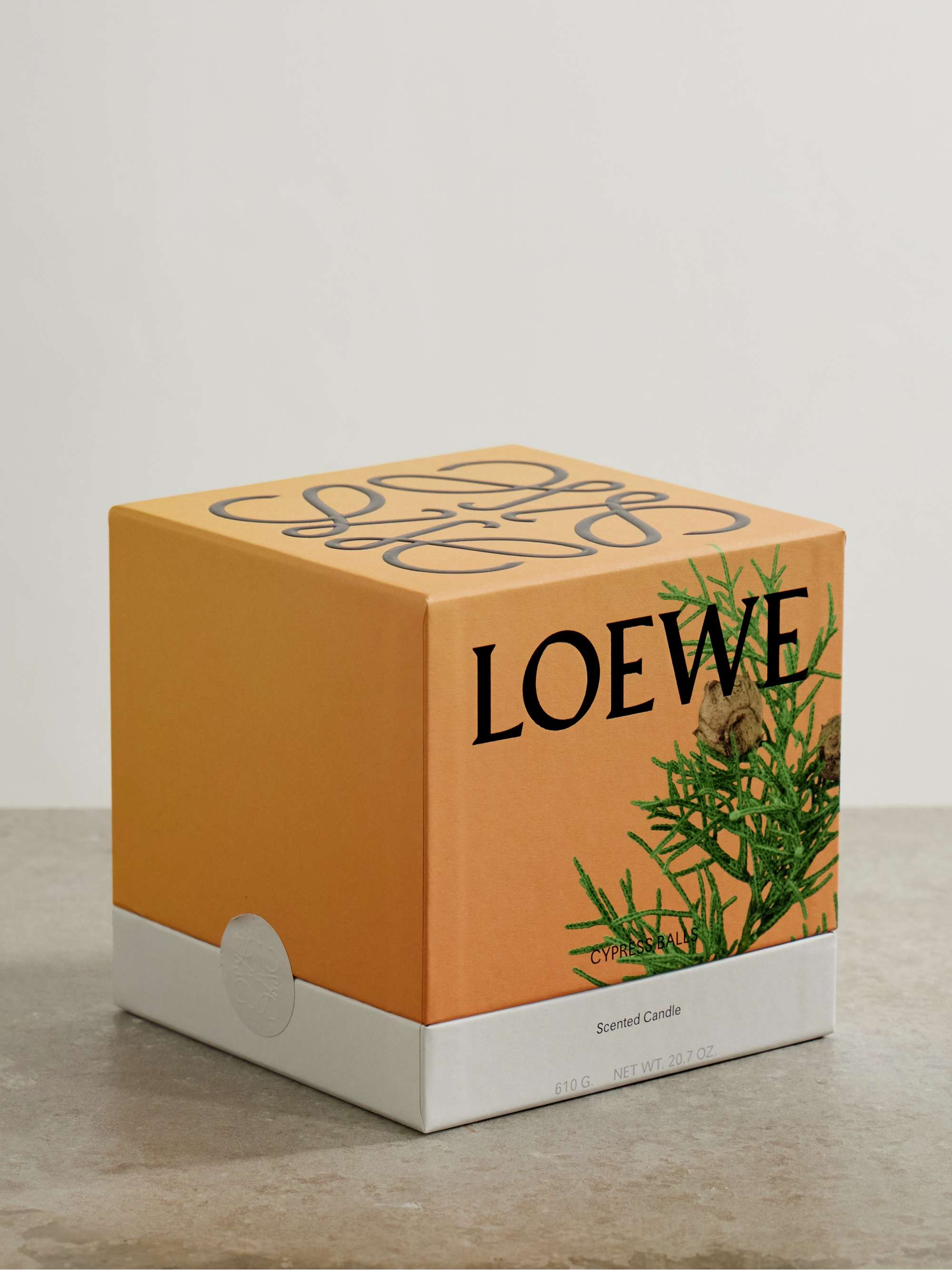 LOEWE PERFUMES Cypress Balls medium scented candle, 610g | NET-A