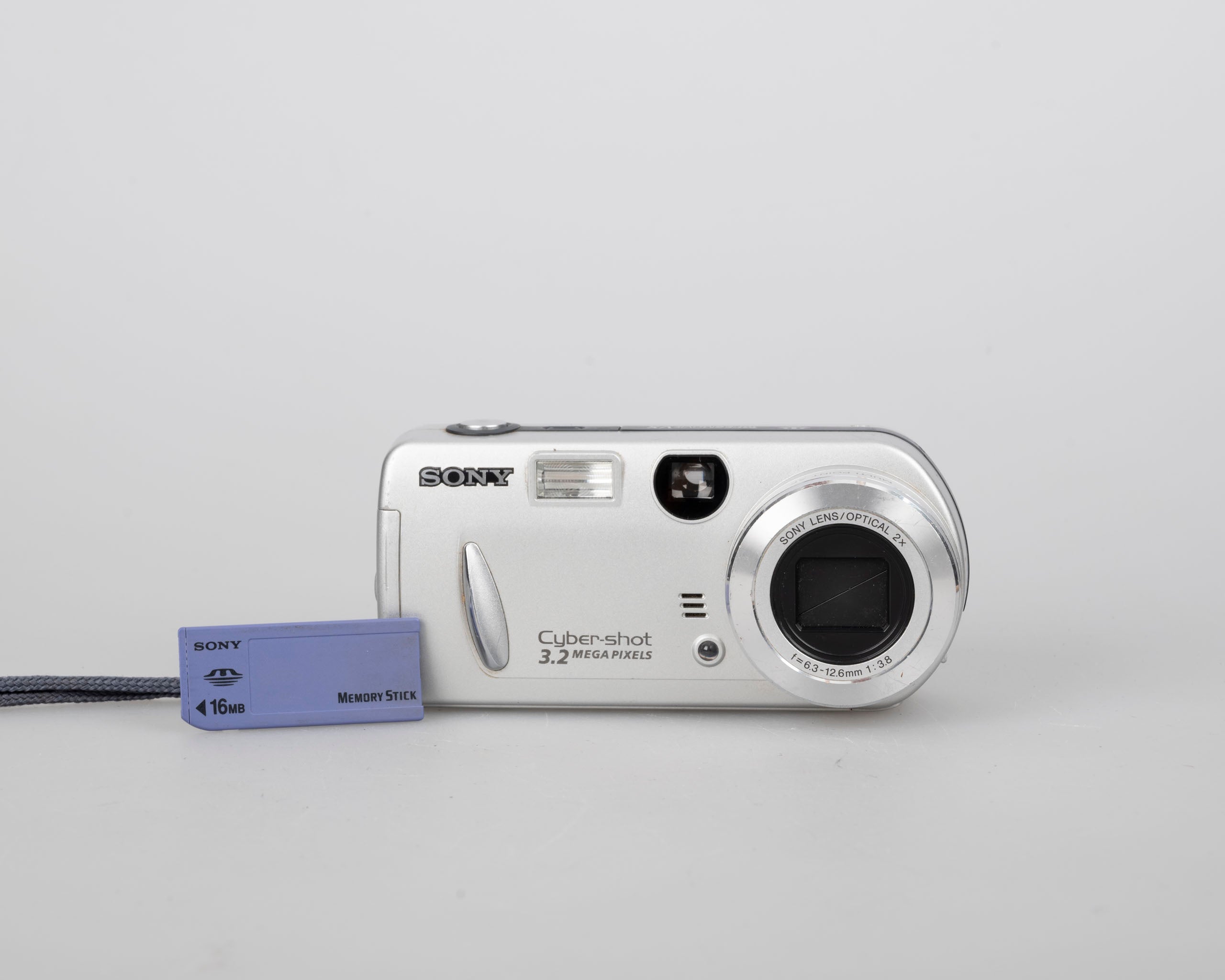 Sony Cyber-Shot DSC-P52 3.1 MP CCD sensor digicam w/ 16MB Memory