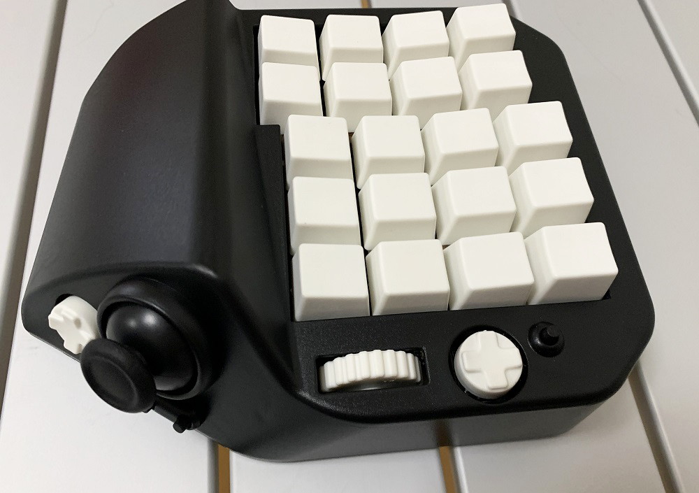 片手デバイスMH-DeltaはLogicool G13の替わりになるのか？FF14で試して