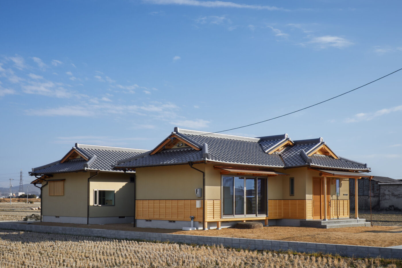 田園風景に佇む 現代入母屋の家／岡山市南区 | 施工事例 | なんば建築工房