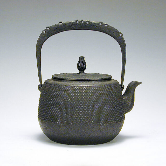 鉄鉢形 桜 1.6リットル／Iron pot shape Sakura 1.6 liters｜虎山工房