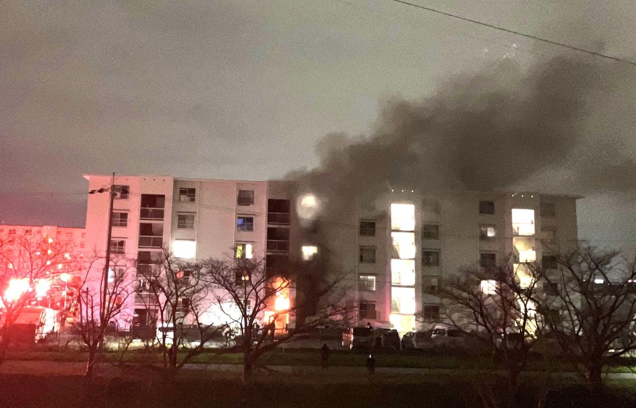 奈良市の県営売間団地で1室全焼、火元の部屋から男性の焼死体｜奈良